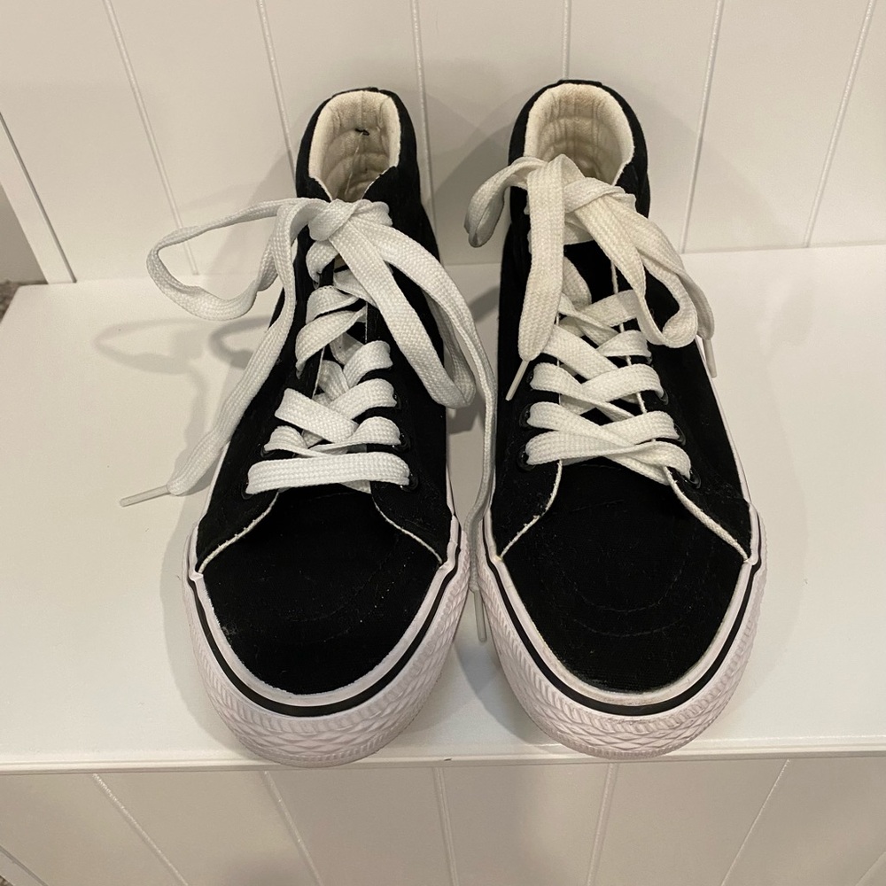 Balera High Top Canvas Black and White Sneakers